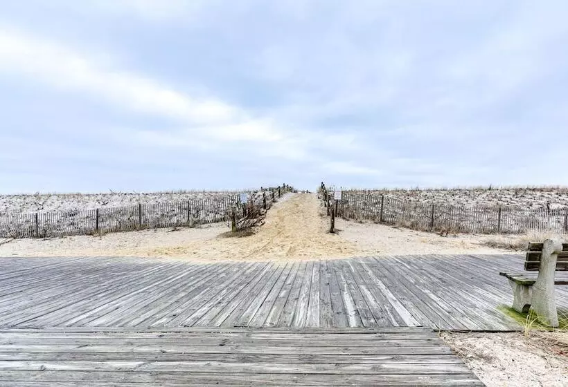 Beachfront Lavallette Home   2 Mi To Casino Pier!