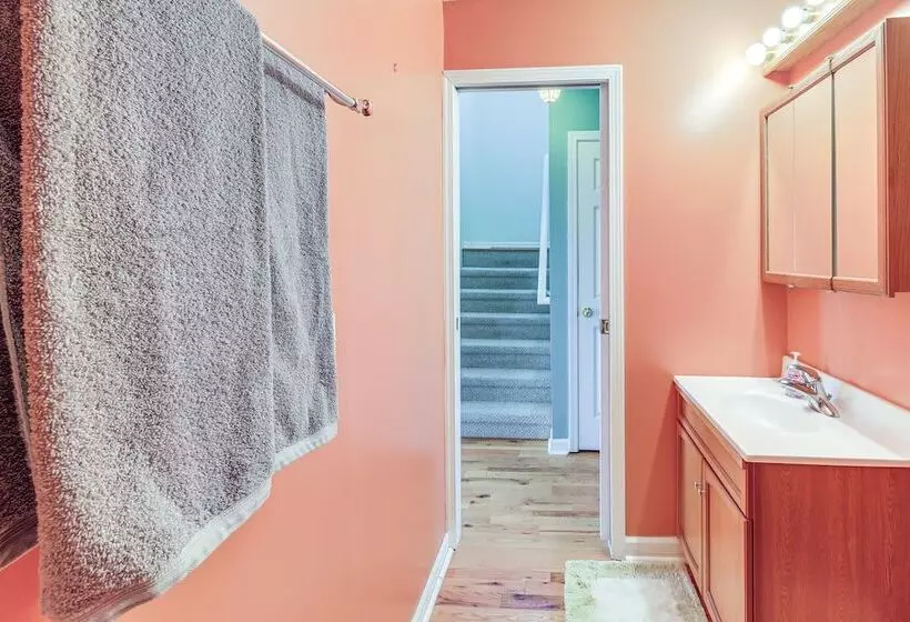 Brooklyn Cottage W/ Dock   Steps To Wamplers Lake!