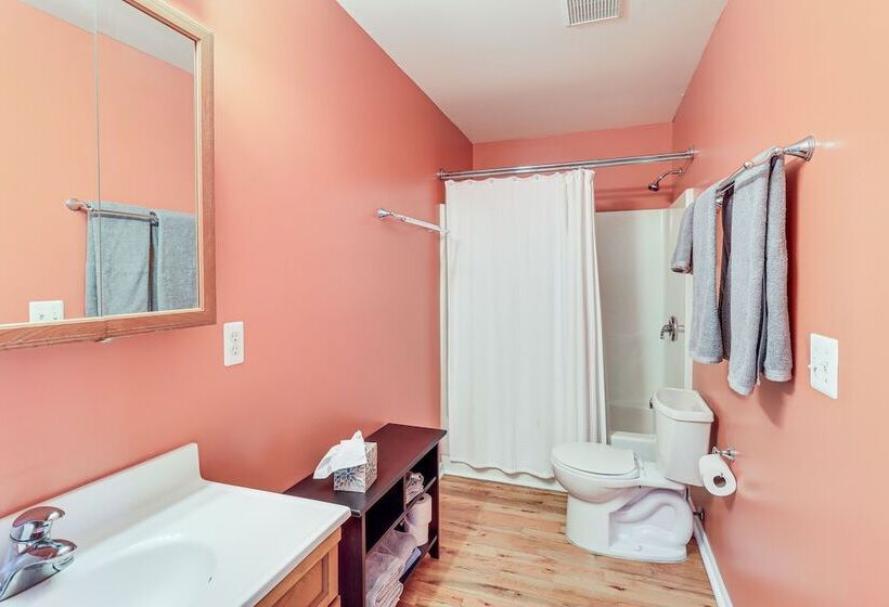 Brooklyn Cottage W/ Dock   Steps To Wamplers Lake!