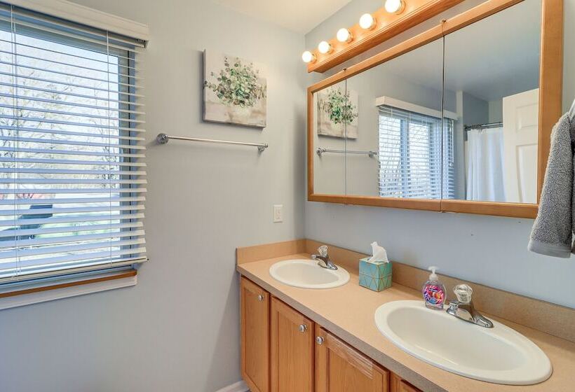 Brooklyn Cottage W/ Dock   Steps To Wamplers Lake!