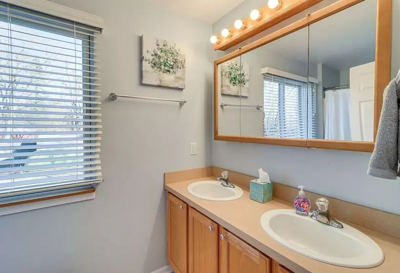 Brooklyn Cottage W/ Dock   Steps To Wamplers Lake!