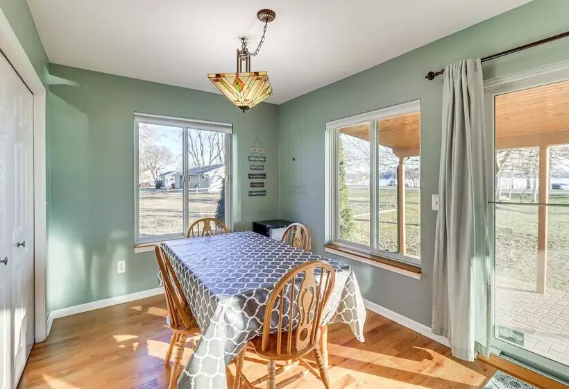 Brooklyn Cottage W/ Dock   Steps To Wamplers Lake!