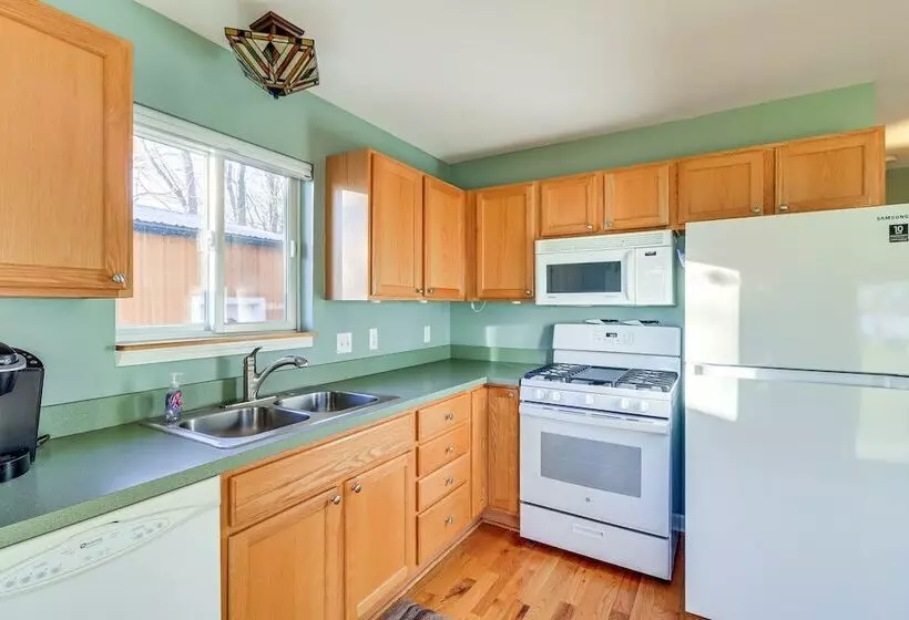 Brooklyn Cottage W/ Dock   Steps To Wamplers Lake!