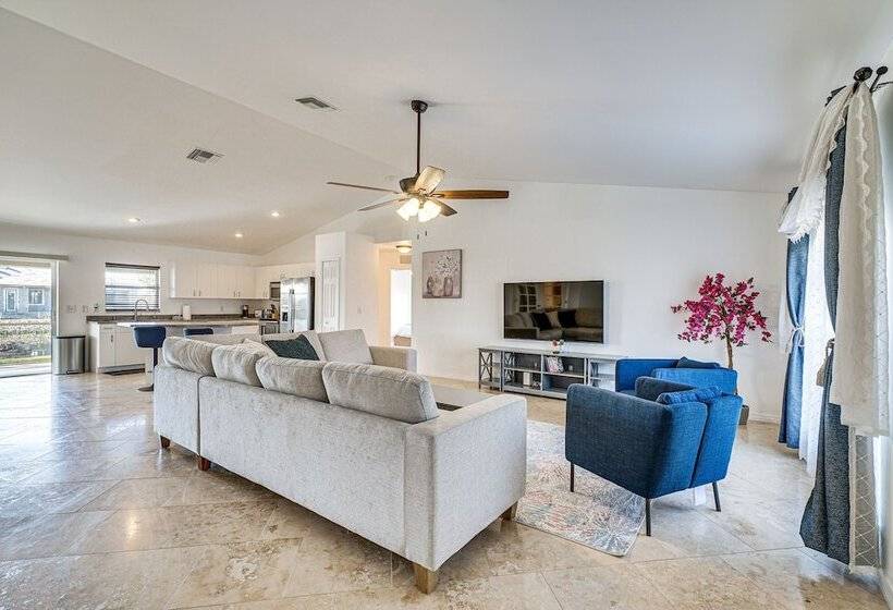 Canal Front Cape Coral Home W/ Fire Pit, By Beach!