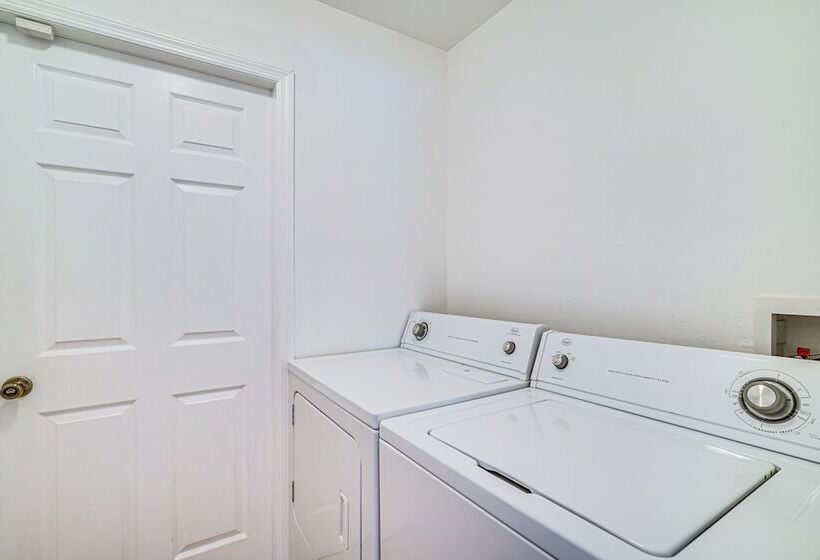 Canal Front Cape Coral Home W/ Fire Pit, By Beach!