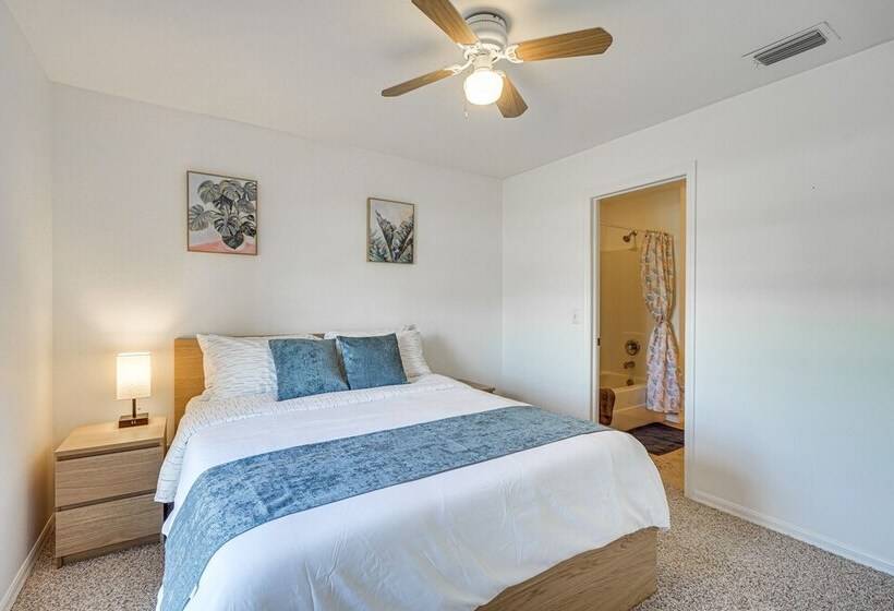 Canal Front Cape Coral Home W/ Fire Pit, By Beach!