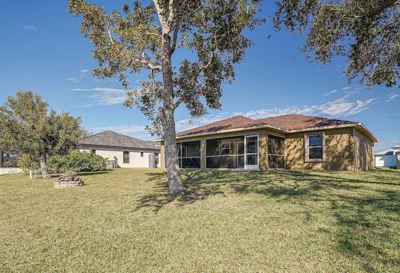 Canal Front Cape Coral Home W/ Fire Pit, By Beach!