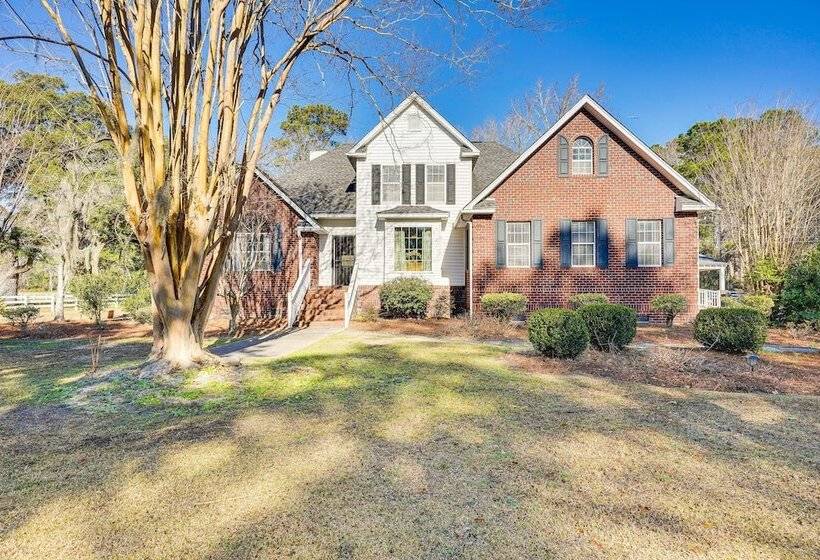 Charleston Home: Game Room, Large Deck & 2 Grills!