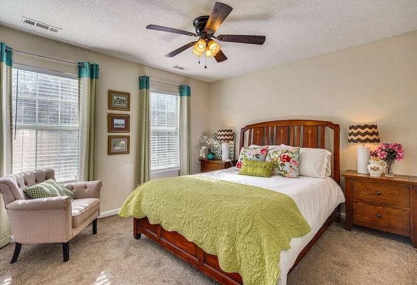 Charleston Home: Game Room, Large Deck & 2 Grills!