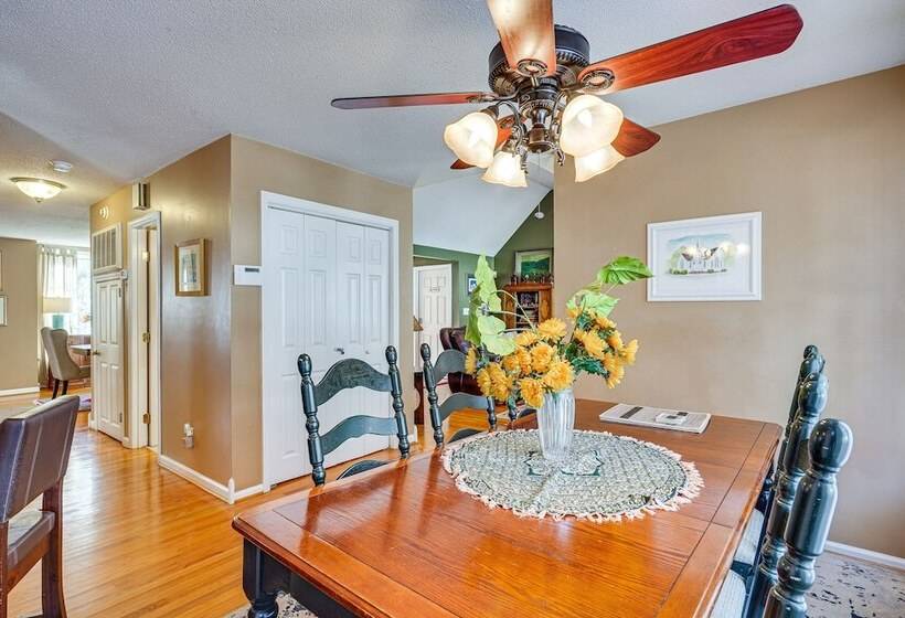 Charleston Home: Game Room, Large Deck & 2 Grills!