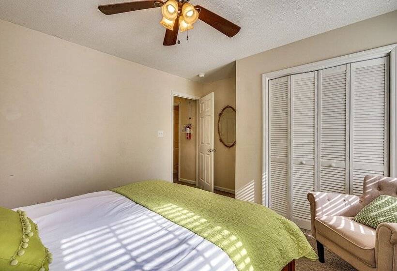 Charleston Home: Game Room, Large Deck & 2 Grills!