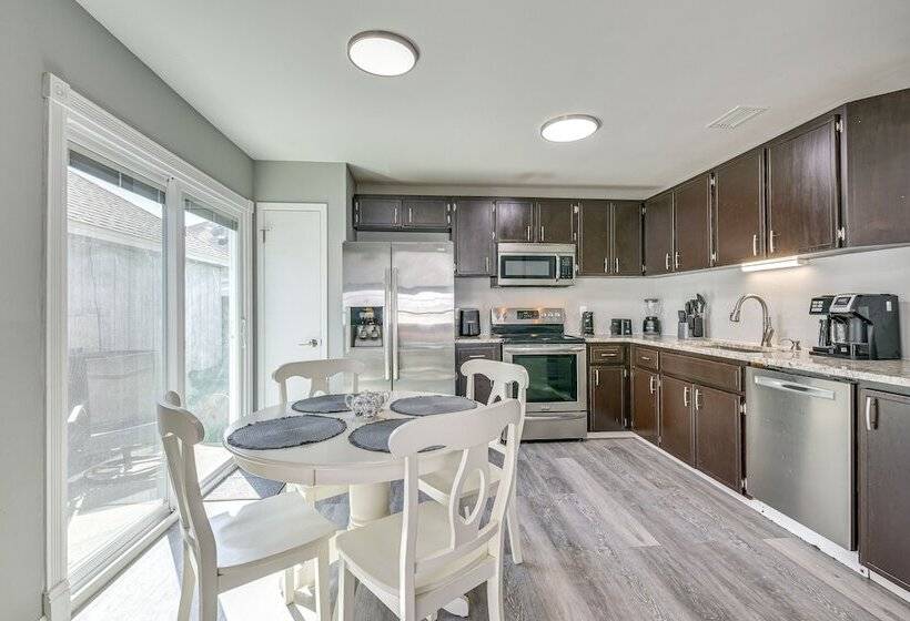 Charming Fort Walton Beach Home: 6 Mi To Ocean!