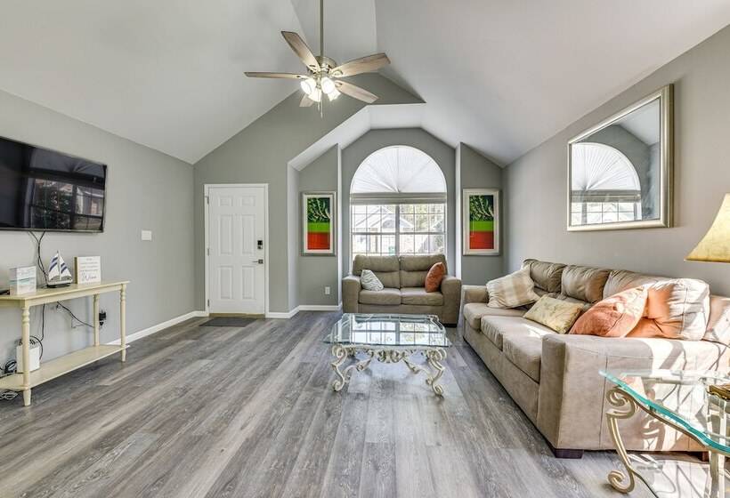 Charming Fort Walton Beach Home: 6 Mi To Ocean!