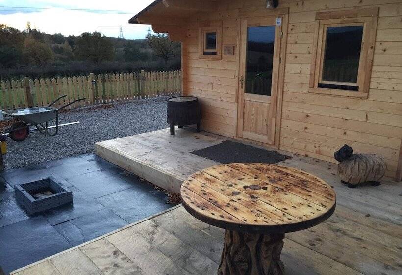 Cosy 1 Bed Farm Stay Cabin