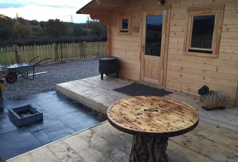 Cosy 1 Bed Farm Stay Cabin