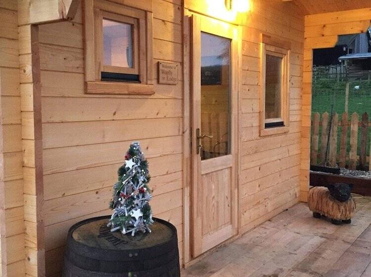 Cosy 1 Bed Farm Stay Cabin