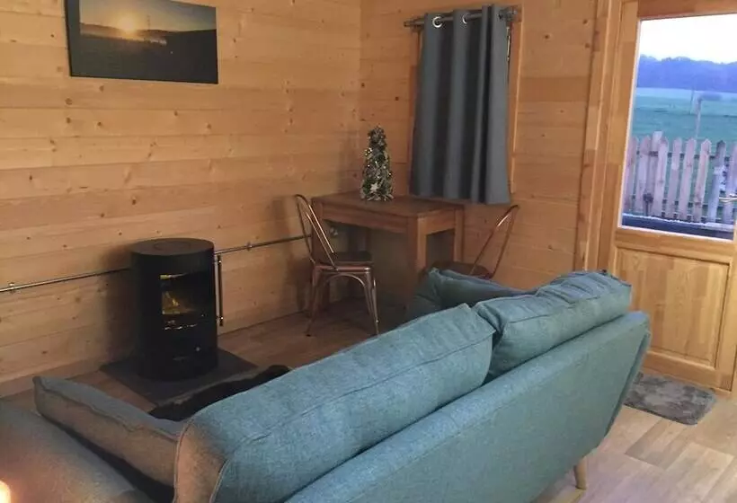 Cosy 1 Bed Farm Stay Cabin