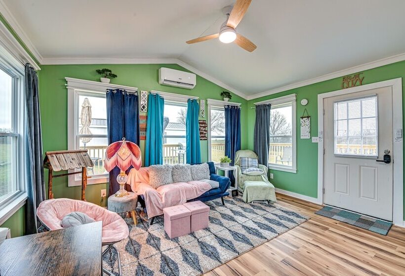 Cozy & Quiet Paint Lick Escape W/ Spa Services!