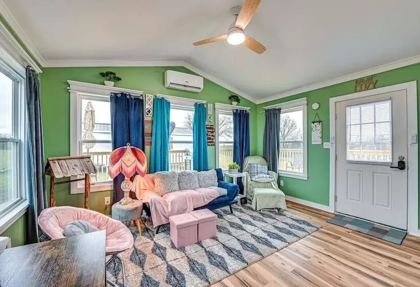 Cozy & Quiet Paint Lick Escape W/ Spa Services!
