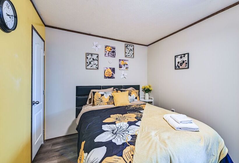 Cozy & Quiet Paint Lick Escape W/ Spa Services!