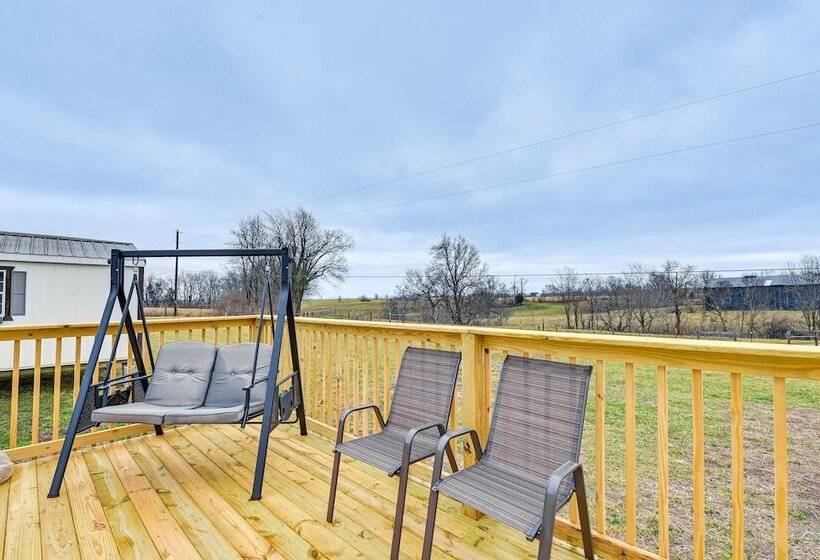 Cozy & Quiet Paint Lick Escape W/ Spa Services!