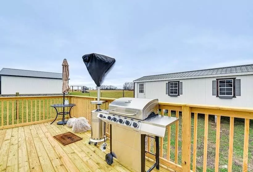 Cozy & Quiet Paint Lick Escape W/ Spa Services!