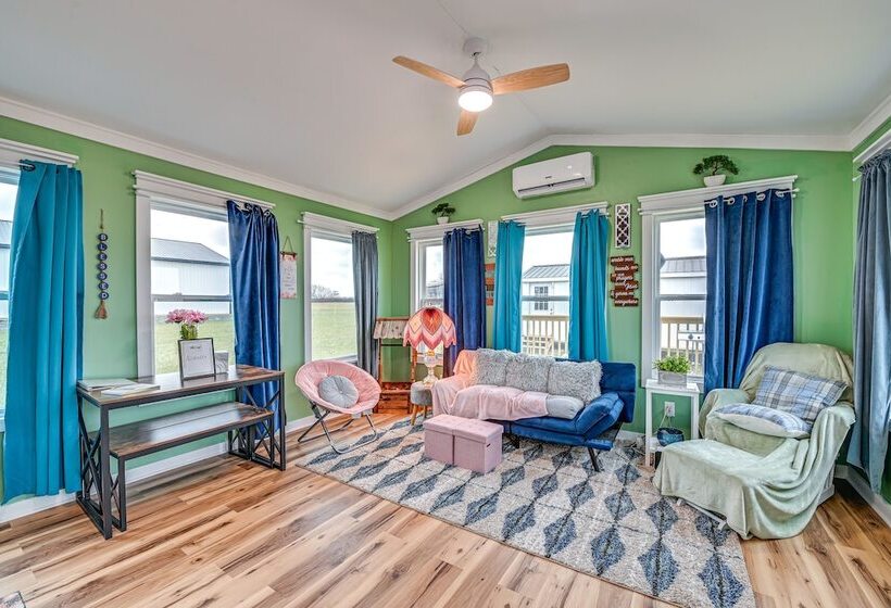 Cozy & Quiet Paint Lick Escape W/ Spa Services!