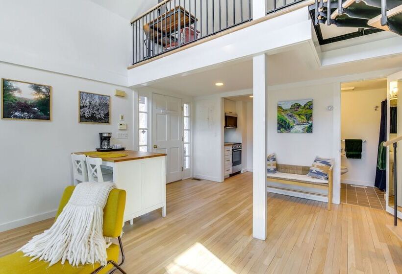 Dreamy Hudson Valley Cottage W/ State Park Views