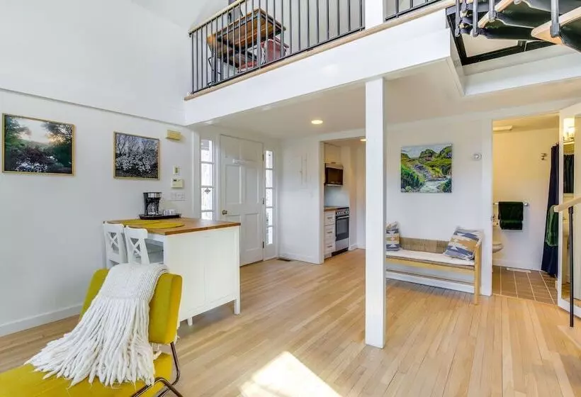 Dreamy Hudson Valley Cottage W/ State Park Views