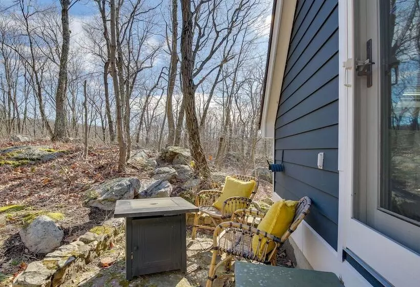Dreamy Hudson Valley Cottage W/ State Park Views