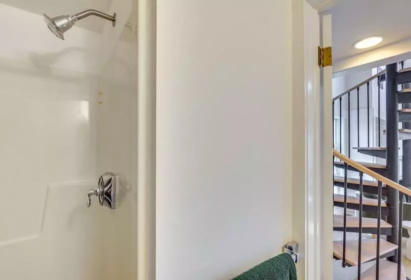 Dreamy Hudson Valley Cottage W/ State Park Views