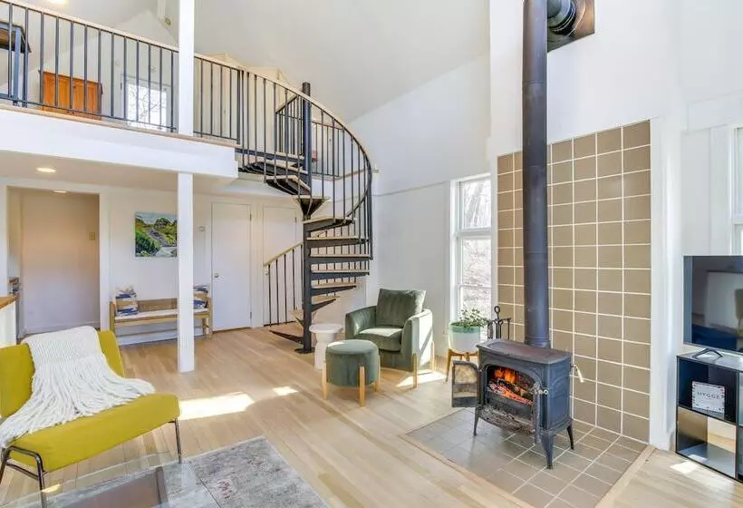 Dreamy Hudson Valley Cottage W/ State Park Views