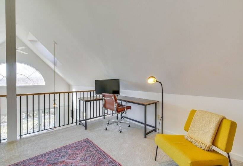 Dreamy Hudson Valley Cottage W/ State Park Views