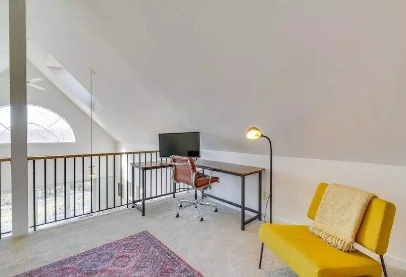 Dreamy Hudson Valley Cottage W/ State Park Views