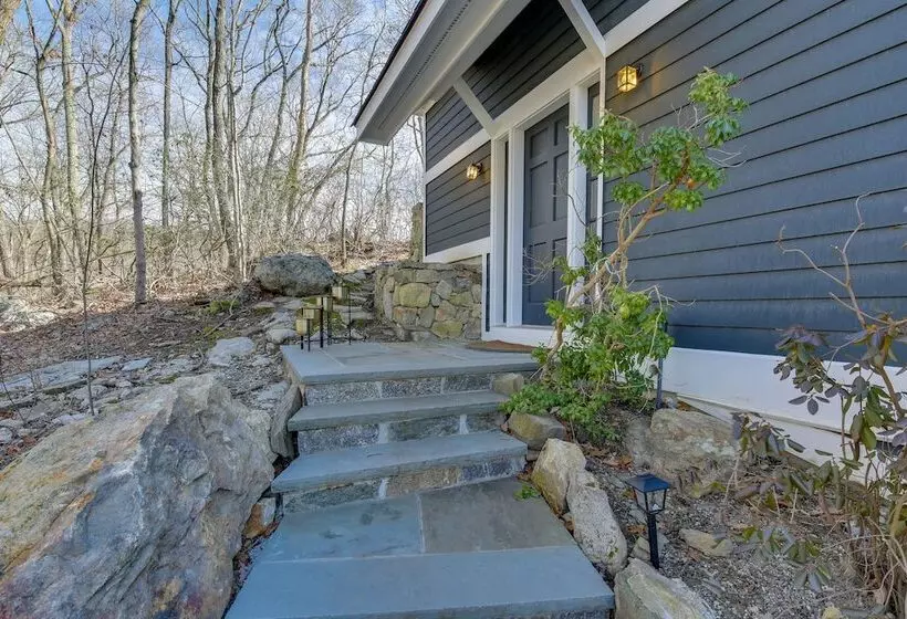 Dreamy Hudson Valley Cottage W/ State Park Views