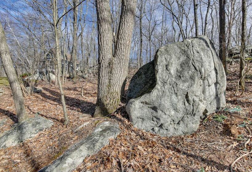 Dreamy Hudson Valley Cottage W/ State Park Views