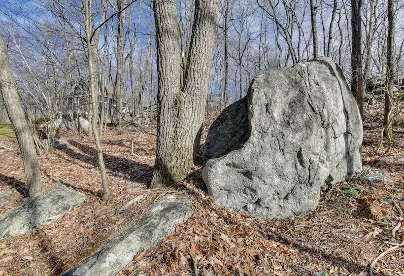 Dreamy Hudson Valley Cottage W/ State Park Views