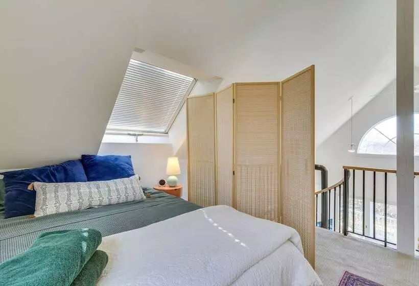 Dreamy Hudson Valley Cottage W/ State Park Views