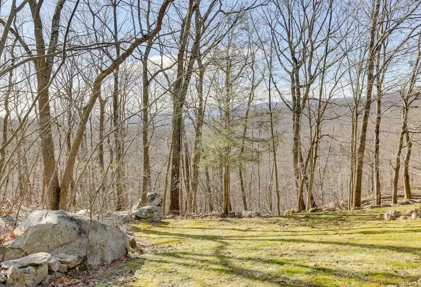 Dreamy Hudson Valley Cottage W/ State Park Views