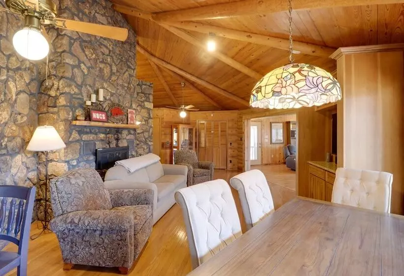 Family Friendly Riverfront Manor On The Little Red