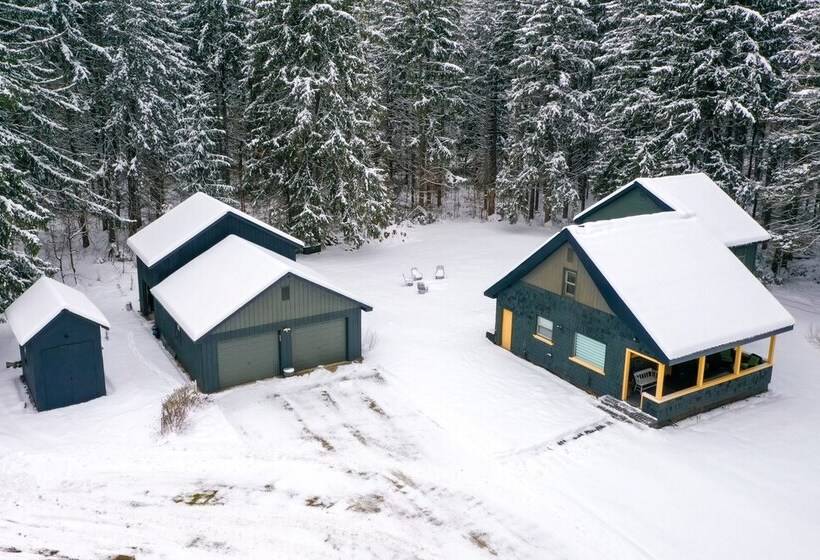 Farmhouse Cottage W/ Hot Tub, Near Titus Mountain!