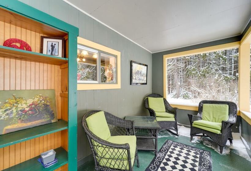 Farmhouse Cottage W/ Hot Tub, Near Titus Mountain!