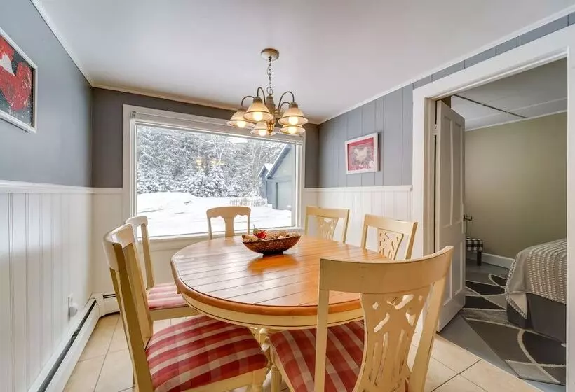 Farmhouse Cottage W/ Hot Tub, Near Titus Mountain!