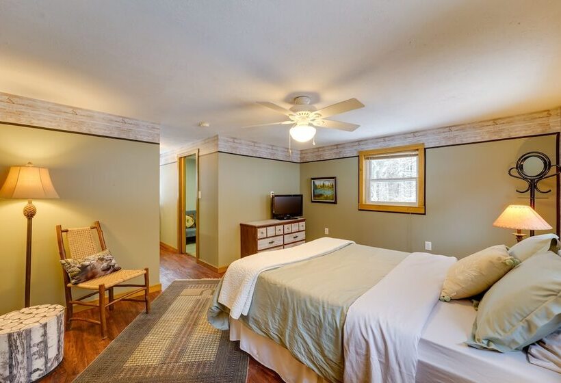 Farmhouse Cottage W/ Hot Tub, Near Titus Mountain!