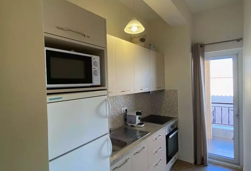 ホテル Nikos Cassiopeia Apartments
