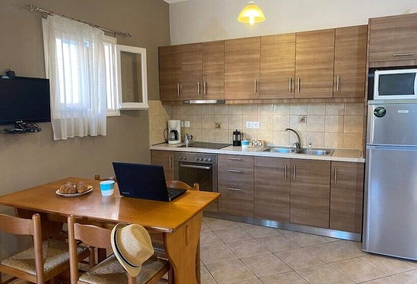 בית מלון כפרי Nikos Cassiopeia Apartments