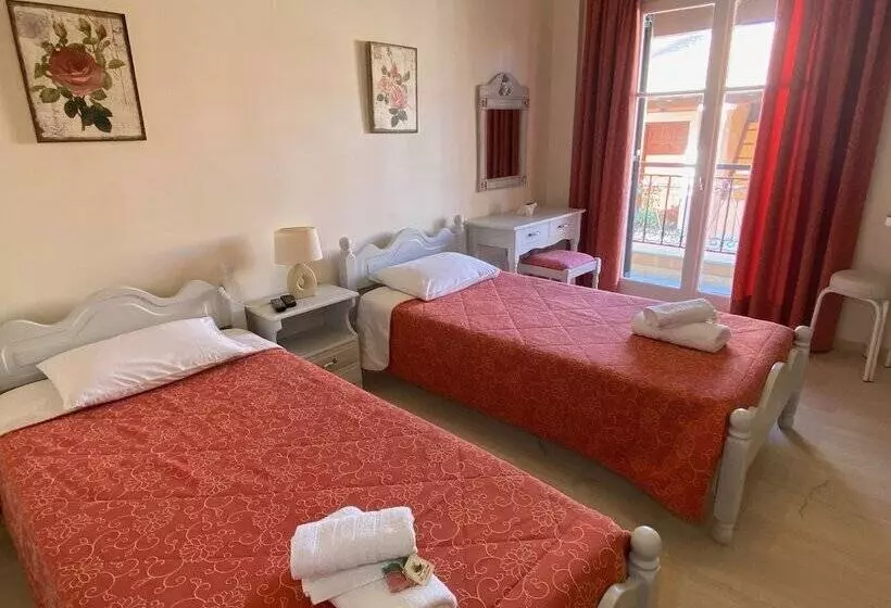 ホテル Nikos Cassiopeia Apartments