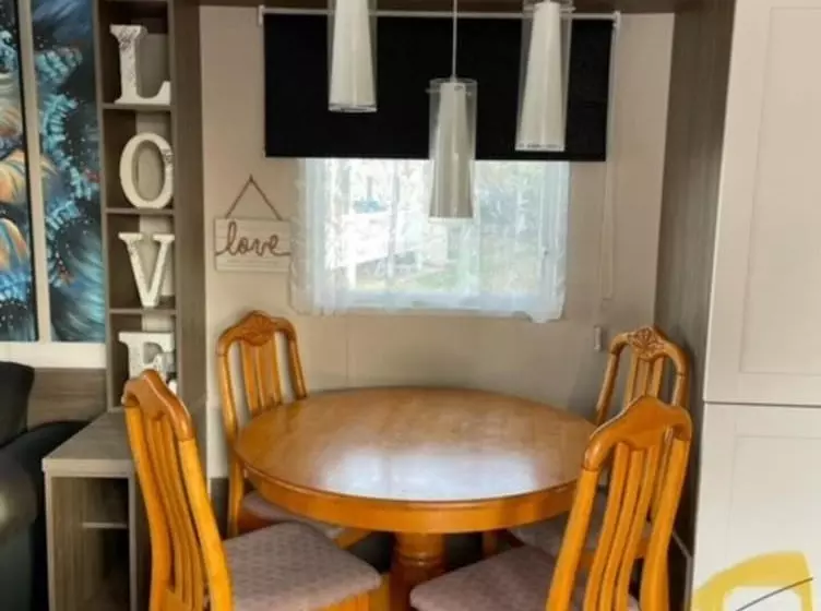 Hotelli Premium 2 Bed Caravan Sleeps 6 With Huge Decking