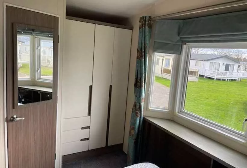 Hotelli Premium 2 Bed Caravan Sleeps 6 With Huge Decking