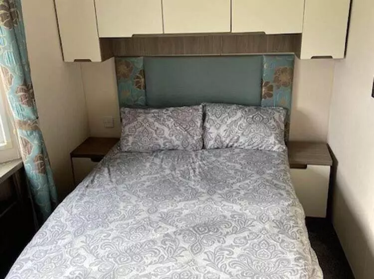 Hotelli Premium 2 Bed Caravan Sleeps 6 With Huge Decking